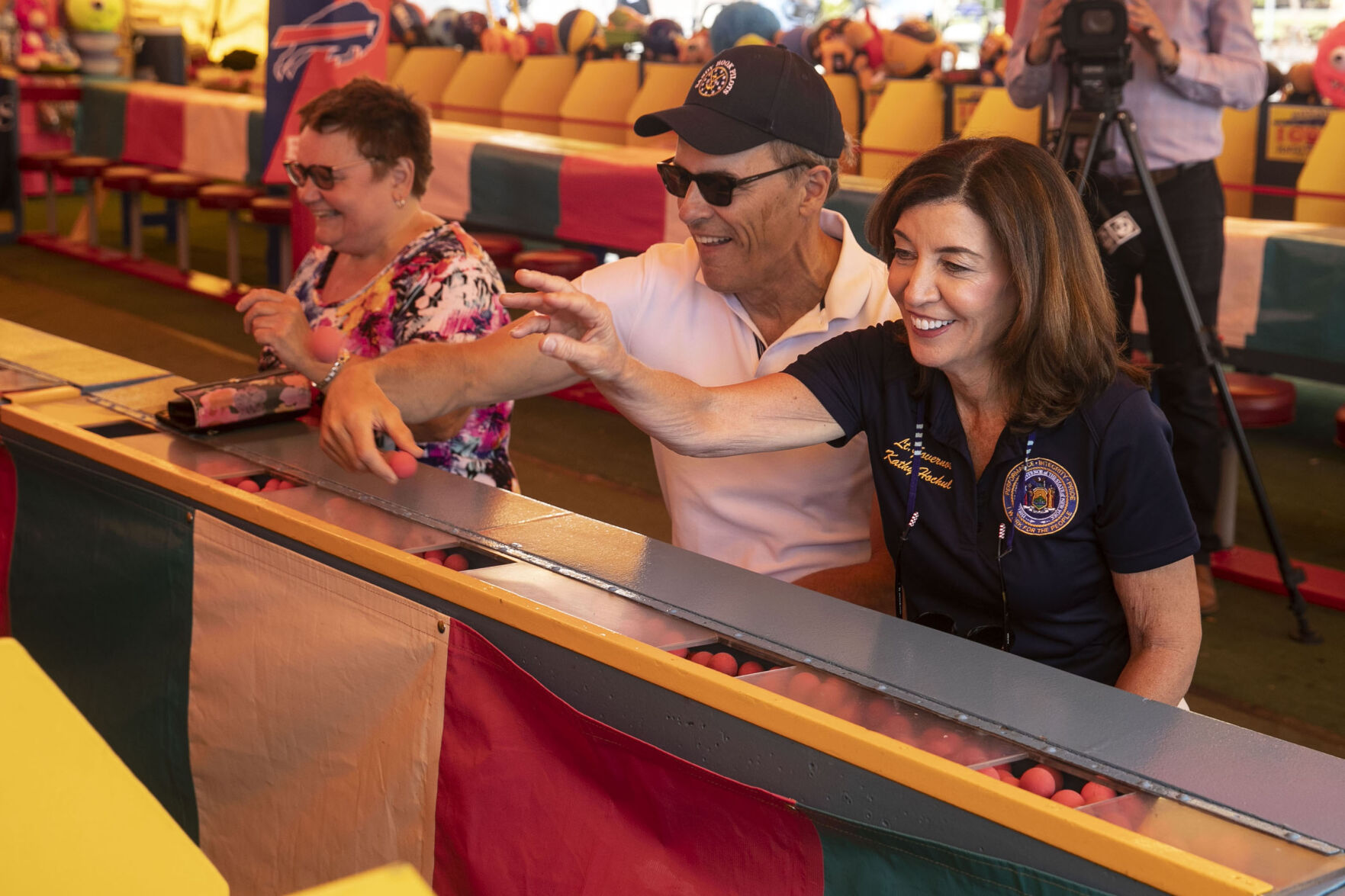 Kathy Hochul and husband Bill play "I Got It".